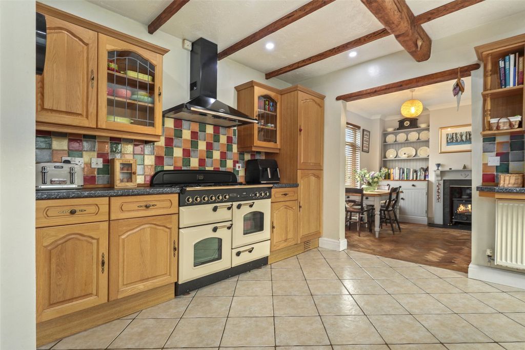 Property photo 3 of 38 Picture No. 16