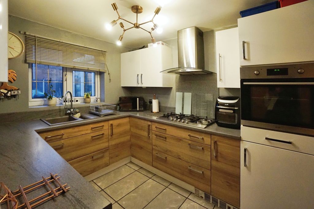 Property photo 2 of 16 Kitchen