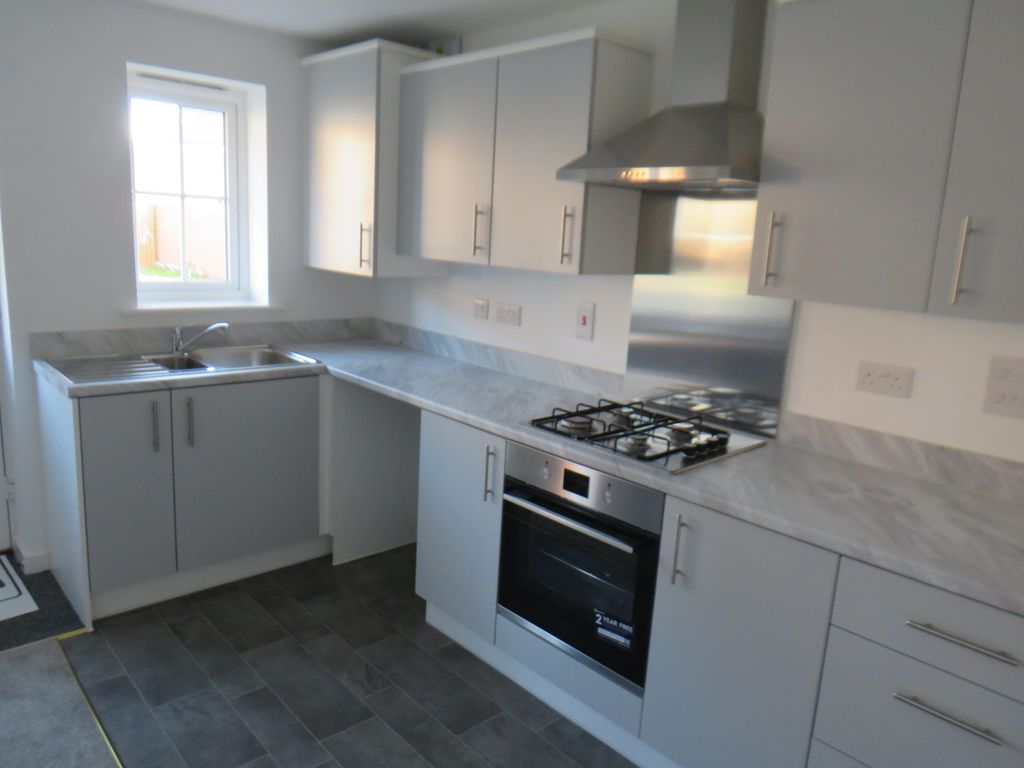 Property photo 3 of 6 Kitchen