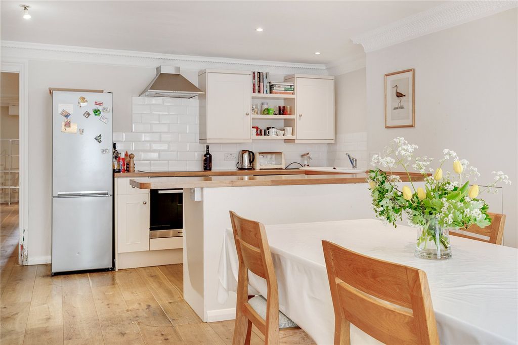 Property photo 3 of 21 Picture No. 32