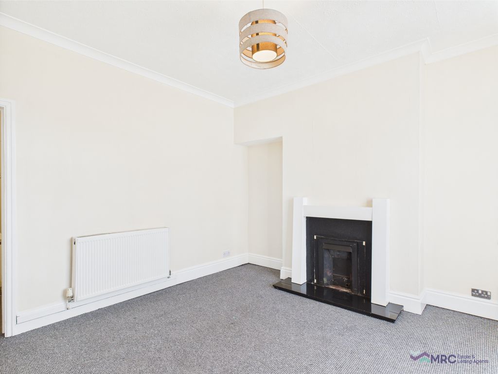 Property photo 1 of 9 Charming 2-Bedroom House For Rent