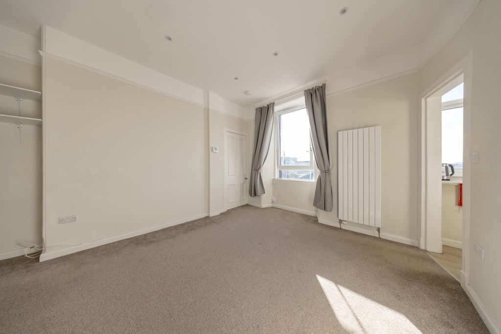 Property photo 3 of 14 Gallery