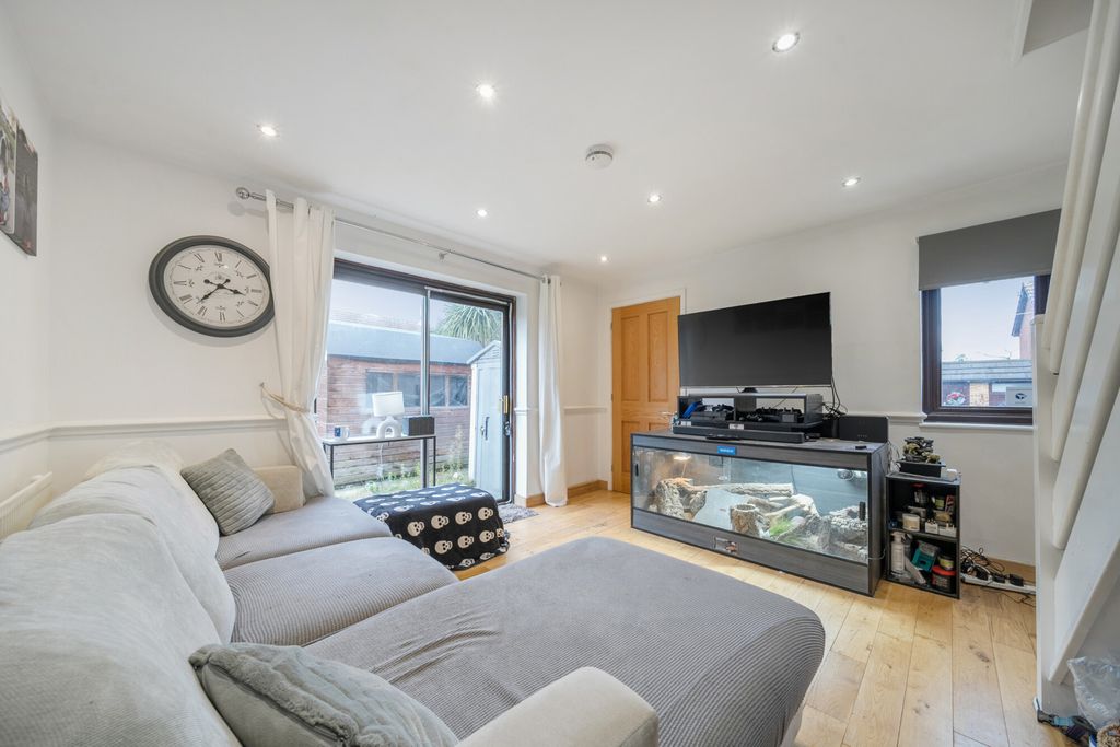 Property photo 2 of 15 Reception Room