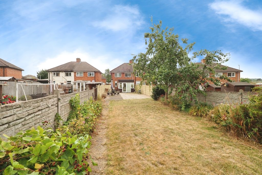 Property photo 2 of 17 Garden