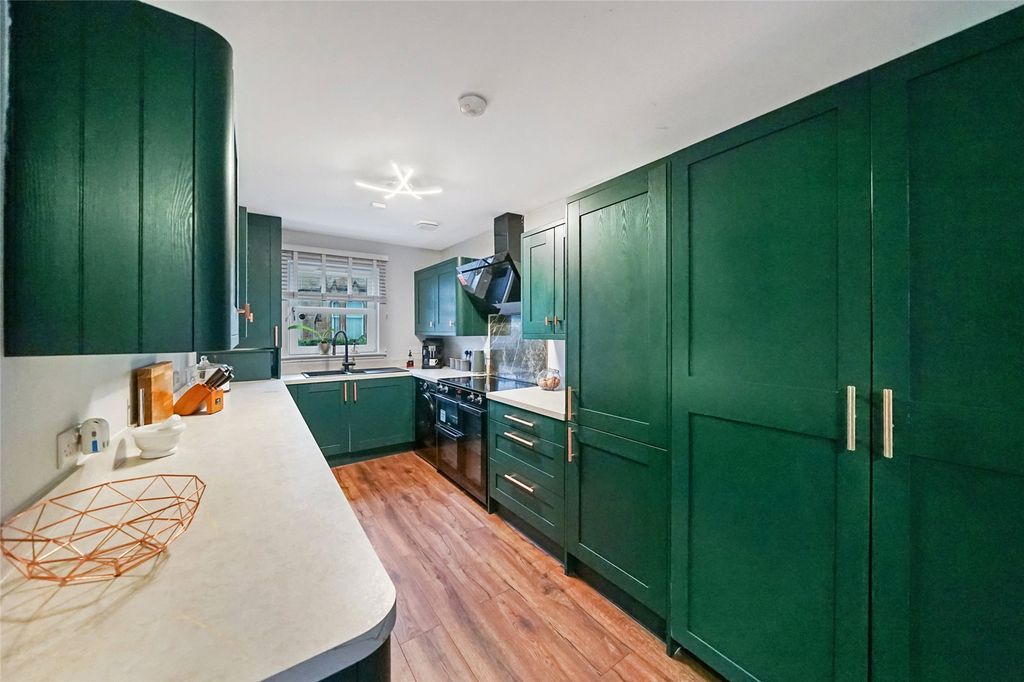 Property photo 3 of 22 Picture No. 06