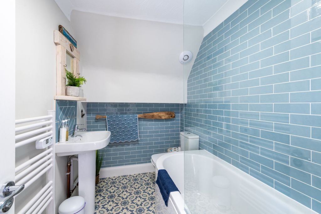 Additional image 8 of 1 bed flat for saleImperial Court, Lynton EX35
