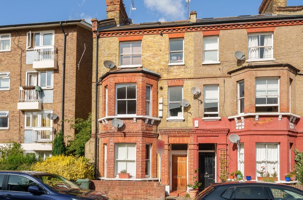 Property photo 1 of 17 External