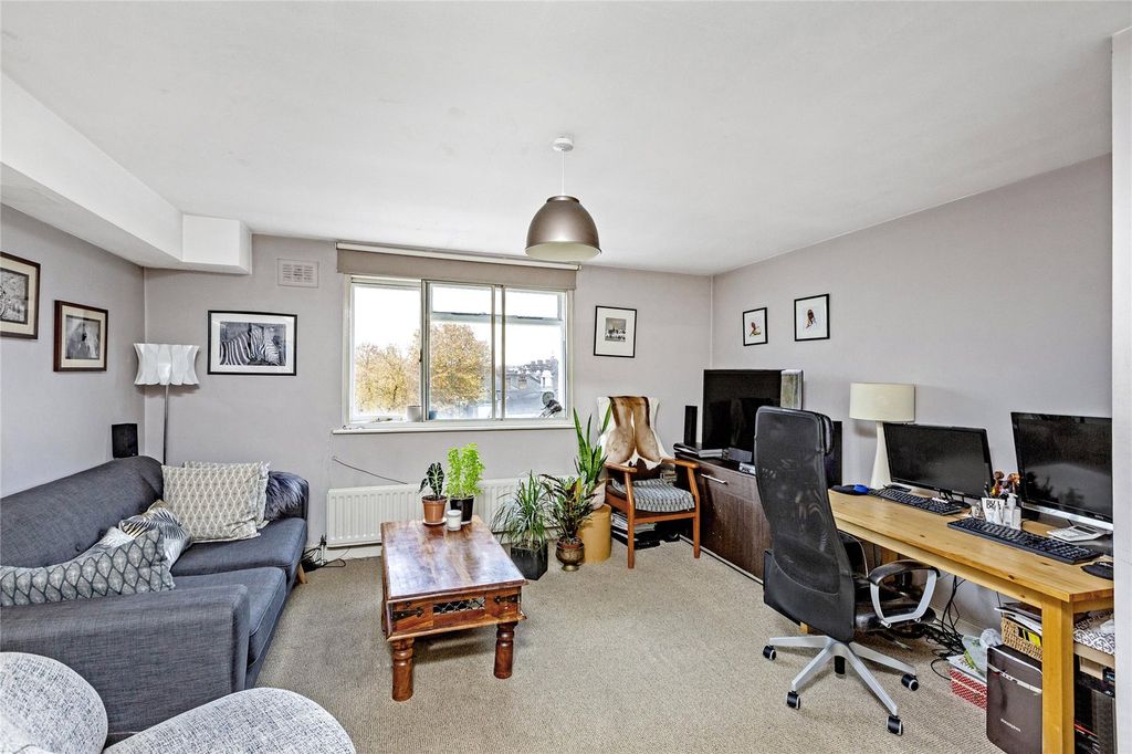 Property photo 3 of 8 Picture No. 02