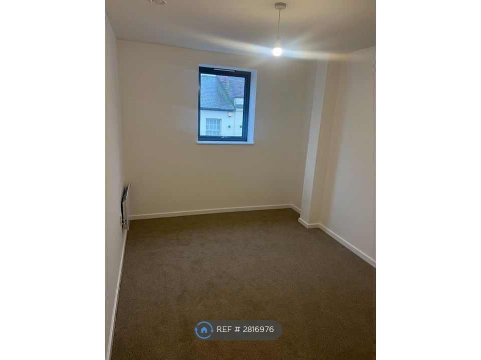 Property photo 3 of 5 Bedroom