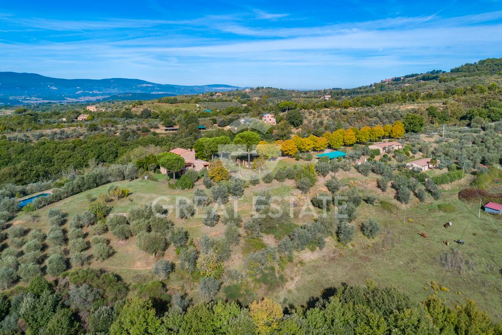 Property photo 2 of 59
