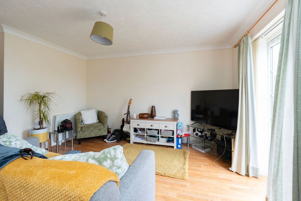 Property photo 3 of 11