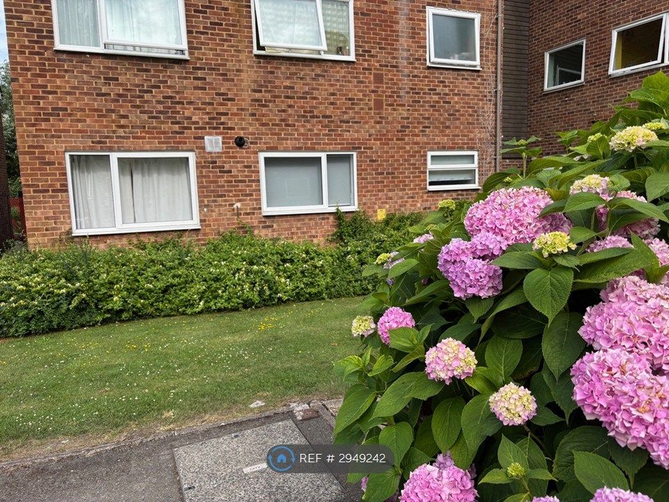 Property photo 3 of 25