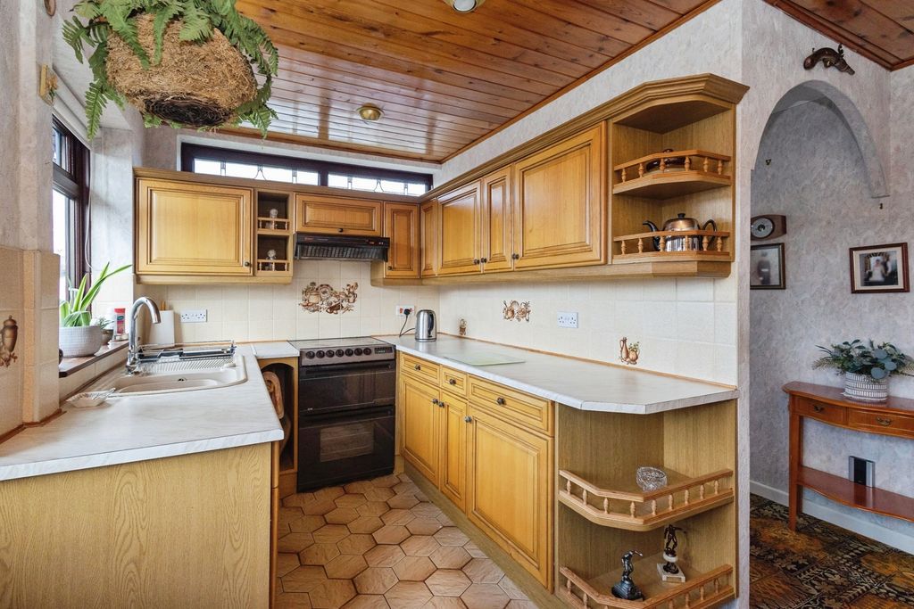 Property photo 3 of 24 Pbox-Img.Jpg