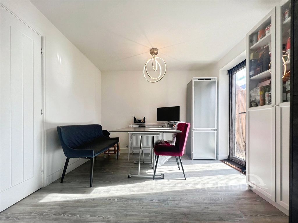 Property photo 3 of 15 Picture No. 04