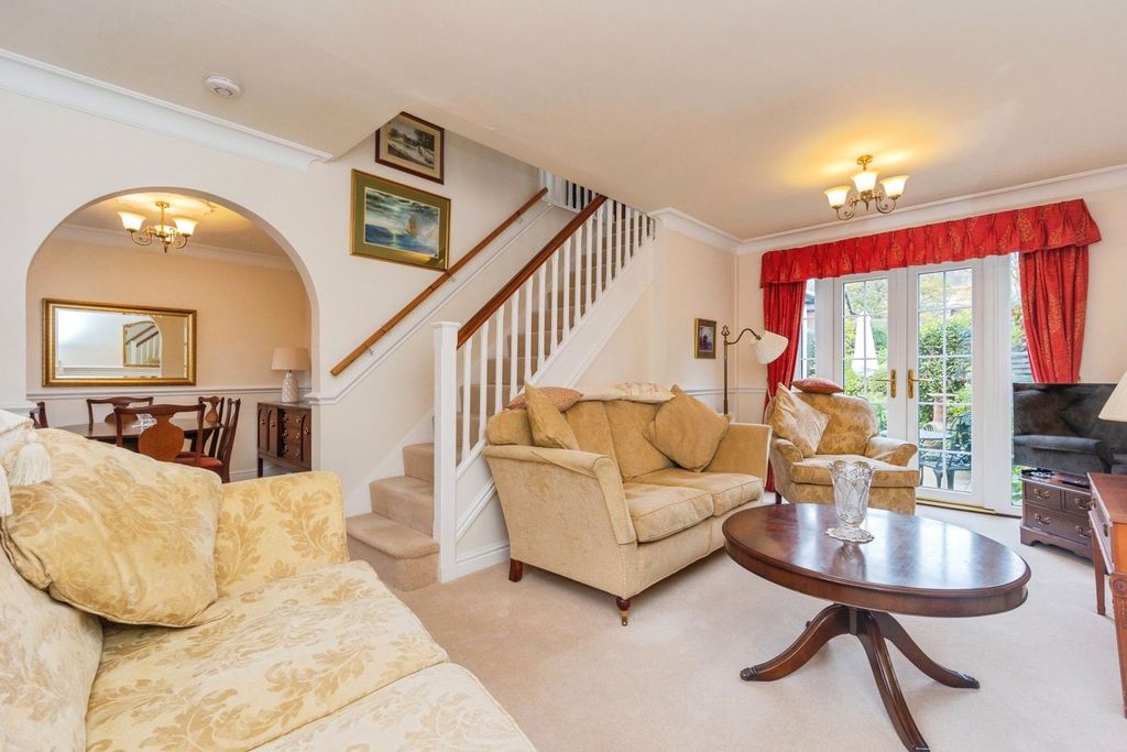 Property photo 3 of 17 Photo