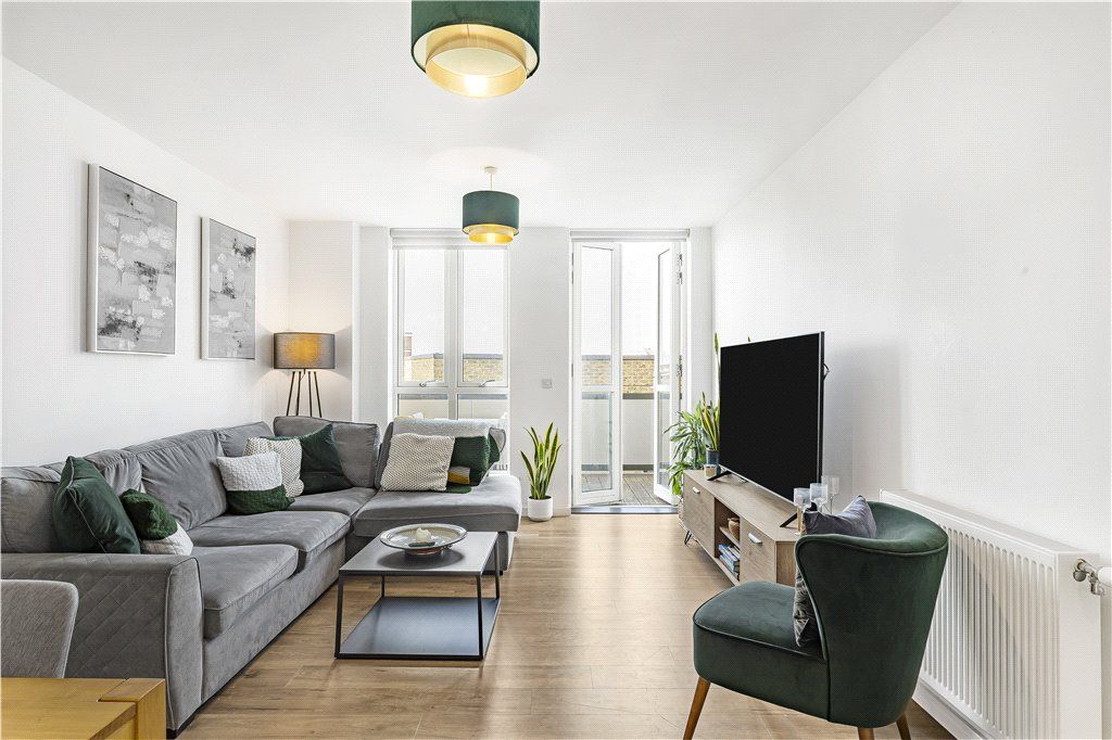 Property photo 1 of 18 Kitchen/Living Room