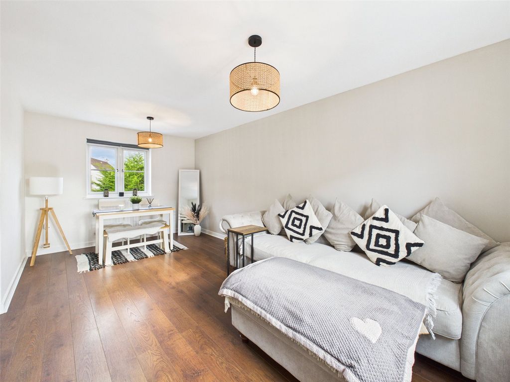 Property photo 2 of 8 Picture No. 19