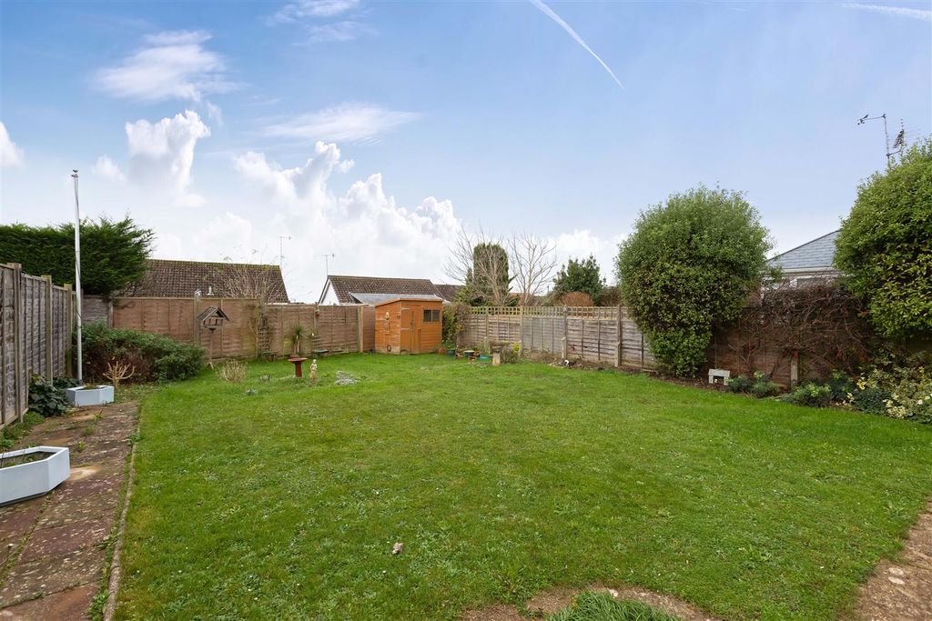 Property photo 2 of 11 Adur Ave_11.Jpg