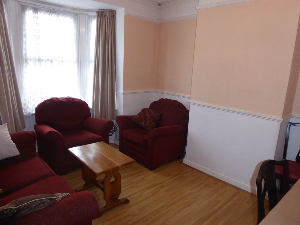 Property photo 3 of 11 5294702