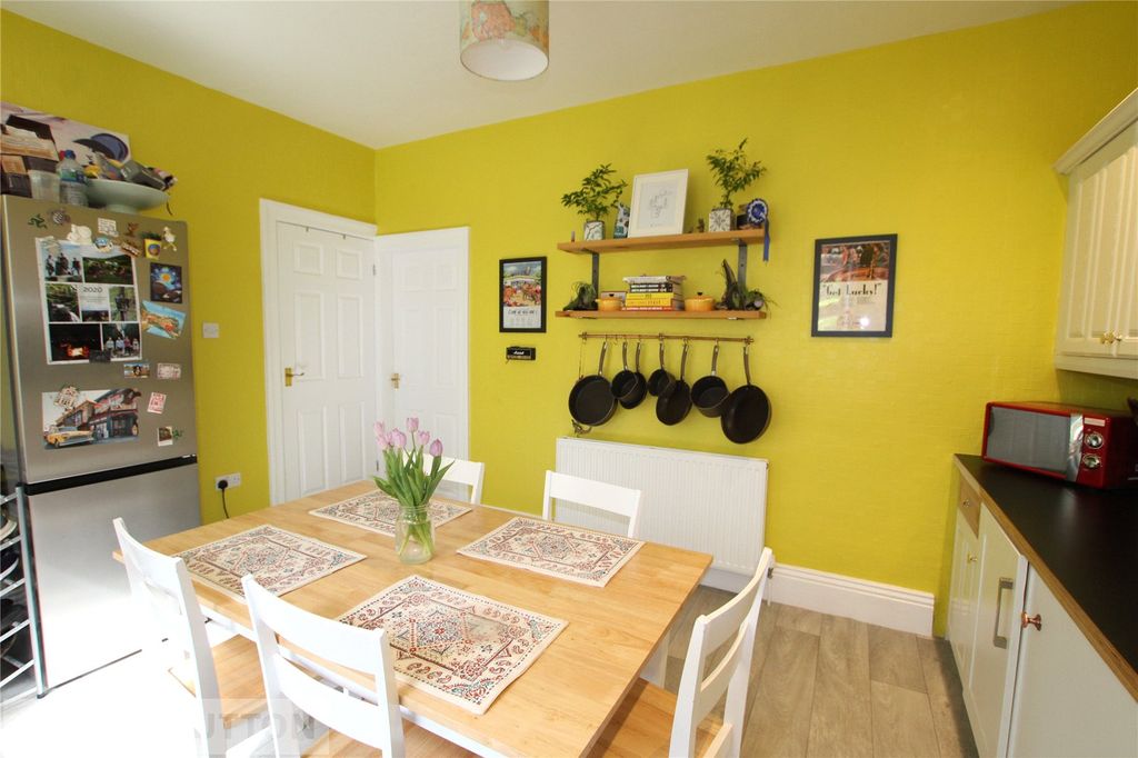 Property photo 3 of 24 Kitchen