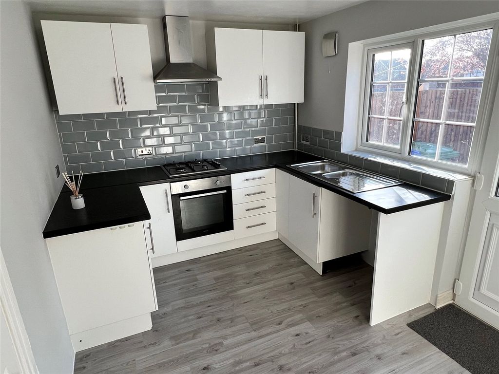 Property photo 2 of 11 Picture No. 13