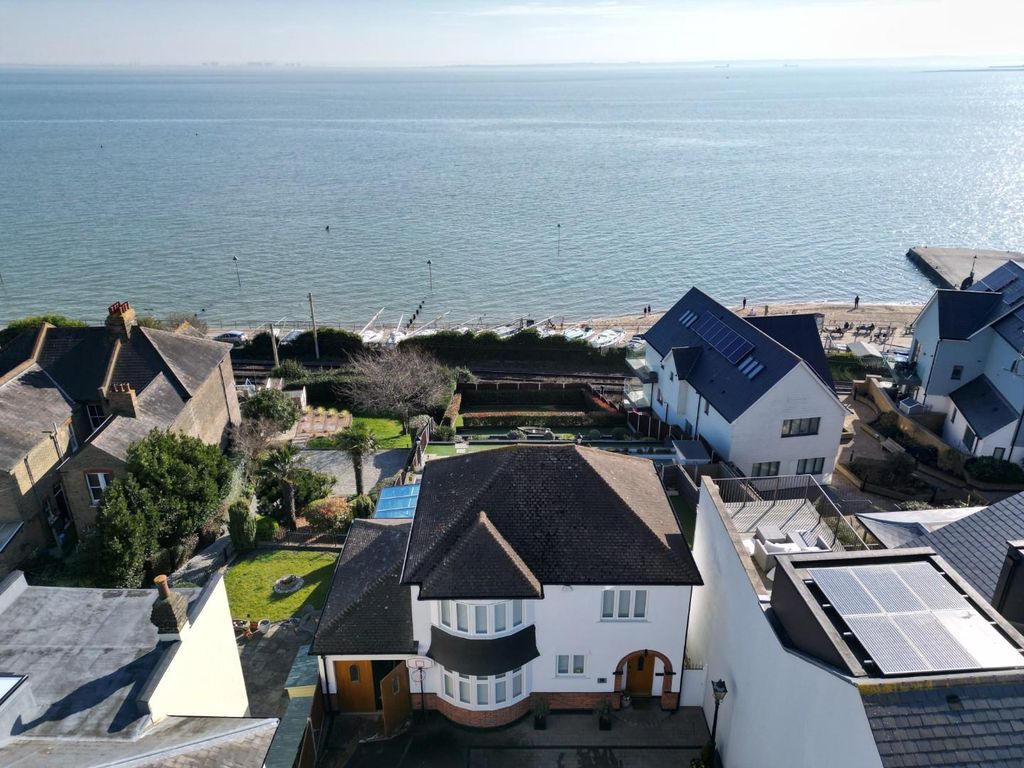 Property photo 1 of 34