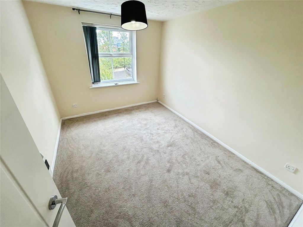 Property photo 3 of 4 Picture No. 04