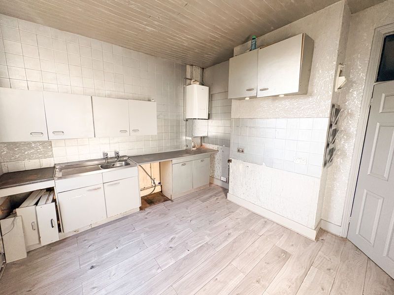 Property photo 3 of 7 Photo 6