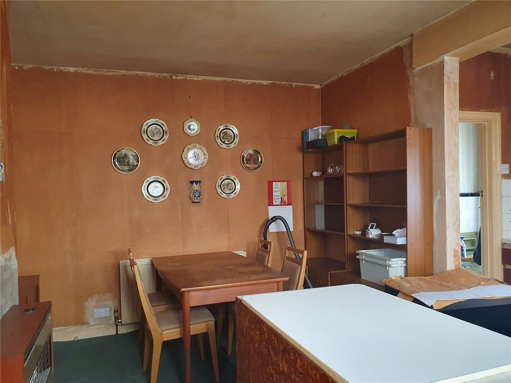 Property photo 2 of 8 Dining Area
