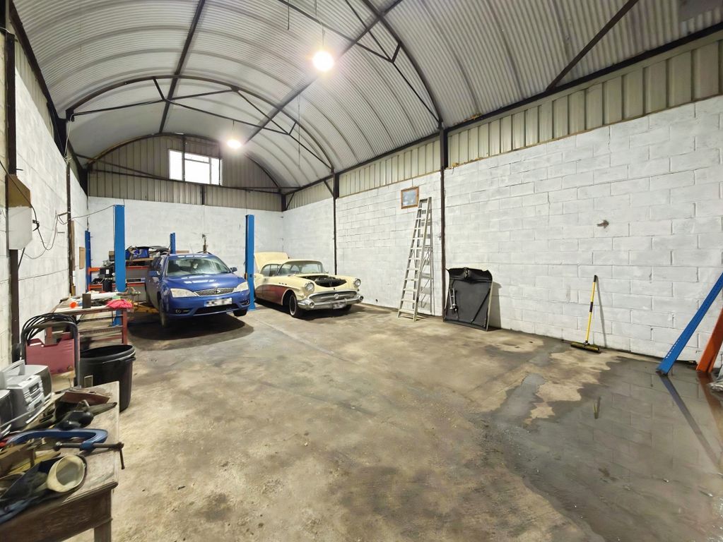 Property photo 3 of 4