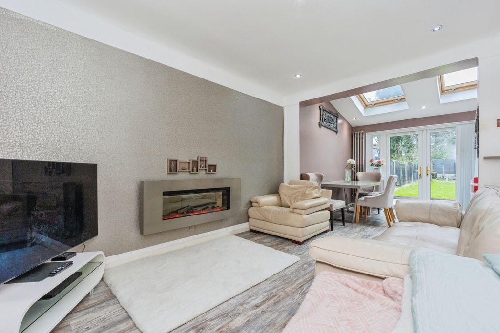 Property photo 2 of 25 Pbox-Img.Jpg