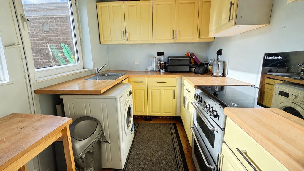 Property photo 3 of 15 Picture No. 25