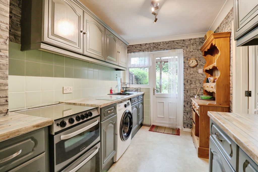 Property photo 3 of 16