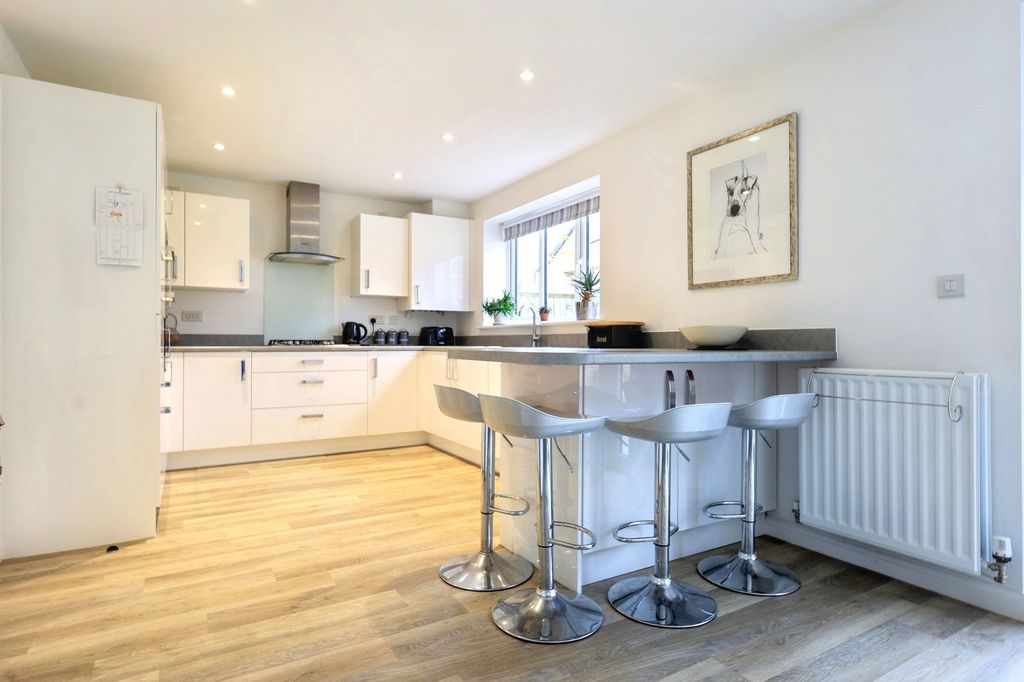 Property photo 2 of 21 Img_2239_1760703719253.Jpeg