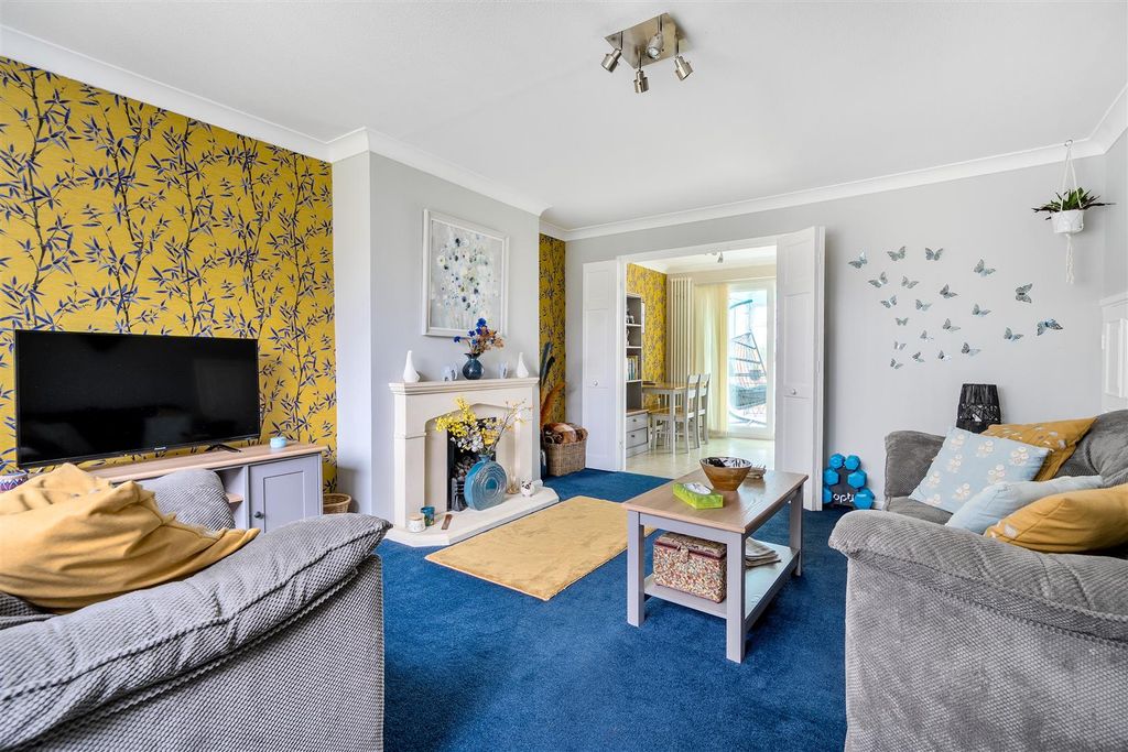 Property photo 2 of 17 1395859-13-696644Ad25d91.Jpg