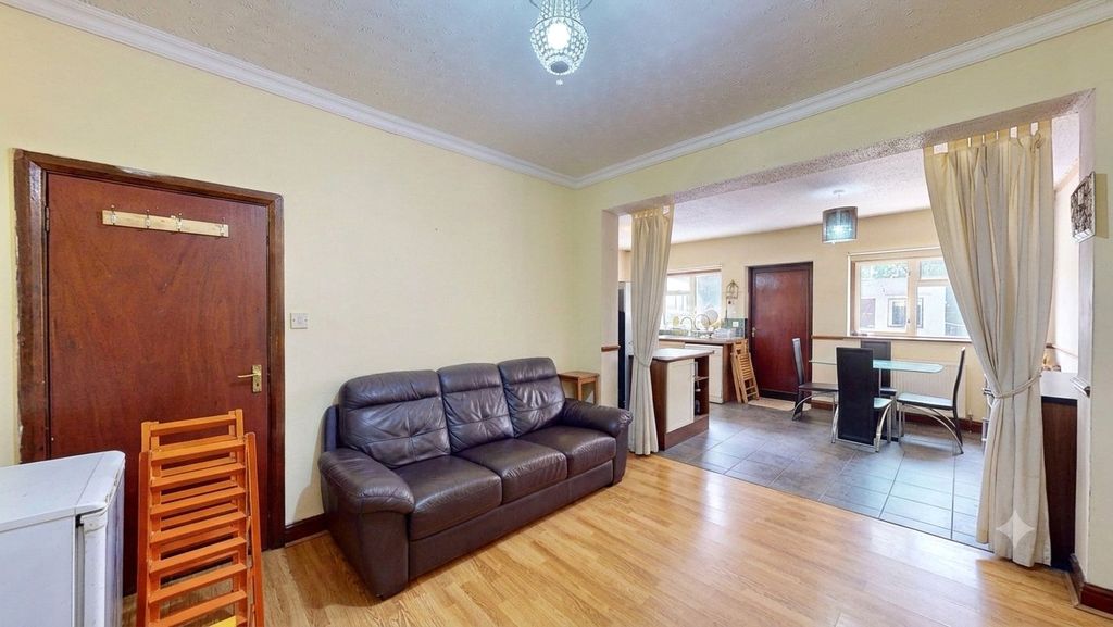 Property photo 2 of 13 Picture No. 49