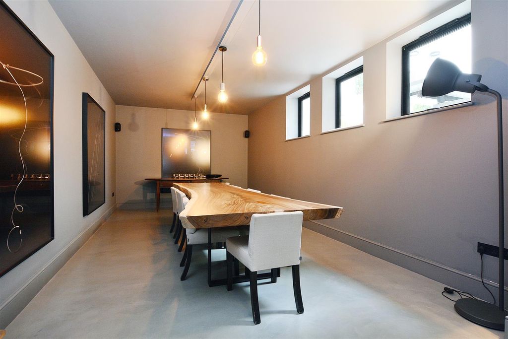 Property photo 3 of 17 18.Jpg