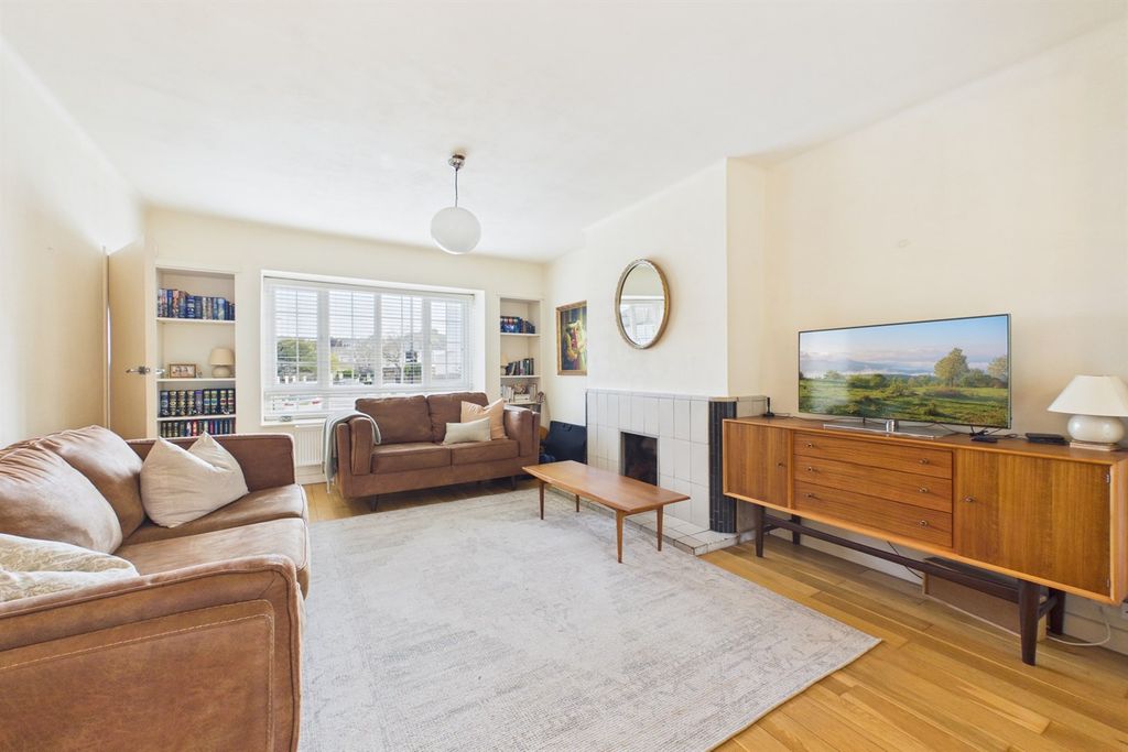 Property photo 2 of 11 Living Room