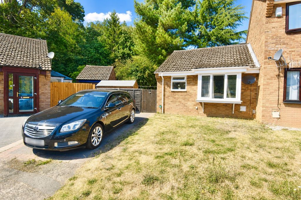 Property photo 1 of 7 Front