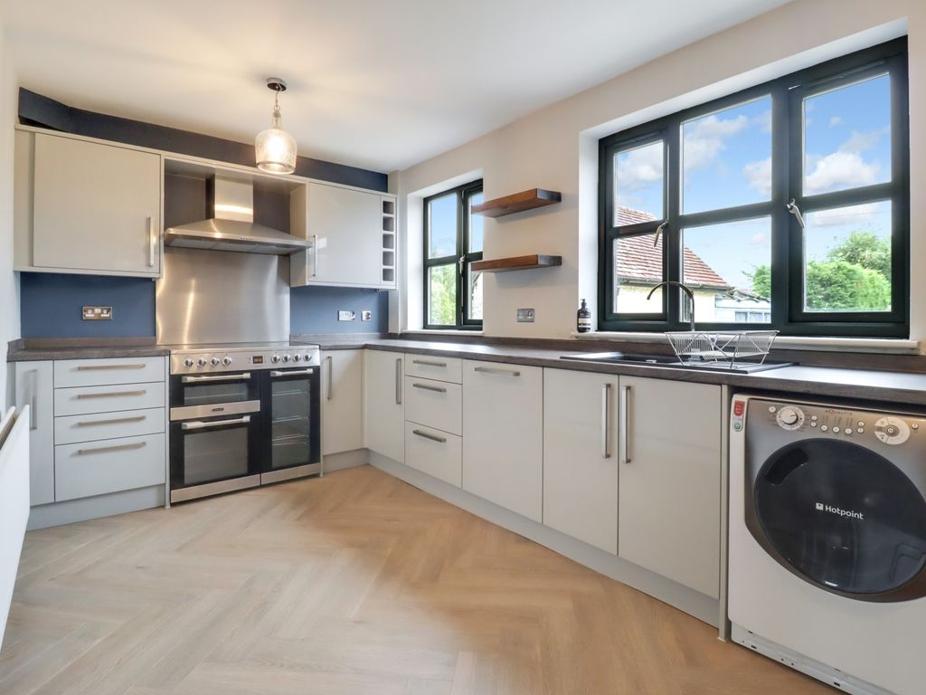 Property photo 2 of 13 Kitchen-II-6