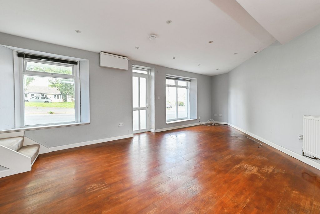 Property photo 2 of 14 Pbox-Img.Jpg