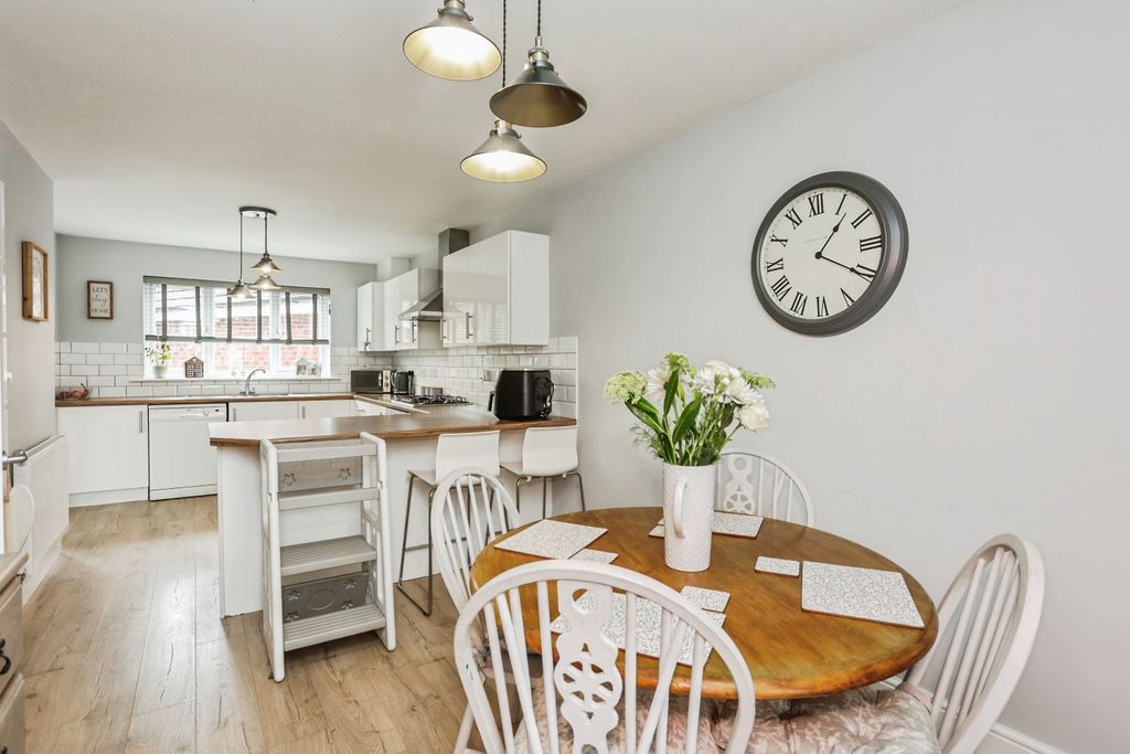 Property photo 3 of 26 Final-10