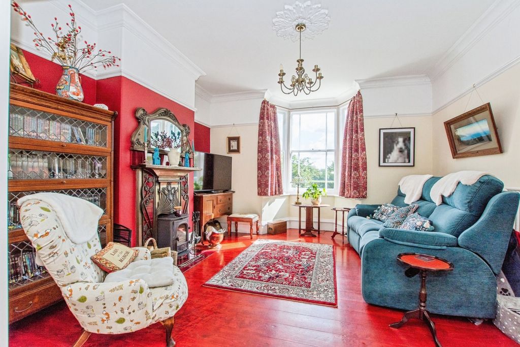 Property photo 3 of 19 Pbox-Img.Jpg