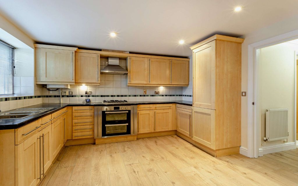 Property photo 2 of 14 Picture No. 31