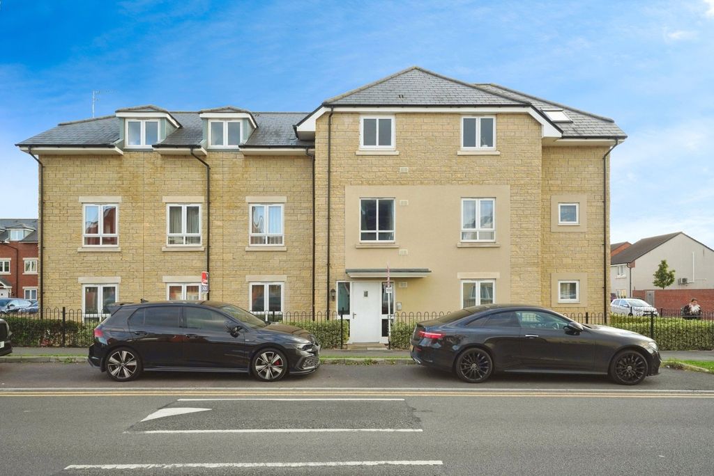 Property photo 1 of 10 Photo