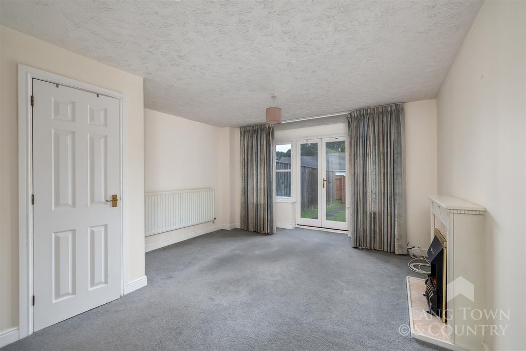 Property photo 2 of 13 0024.Jpg