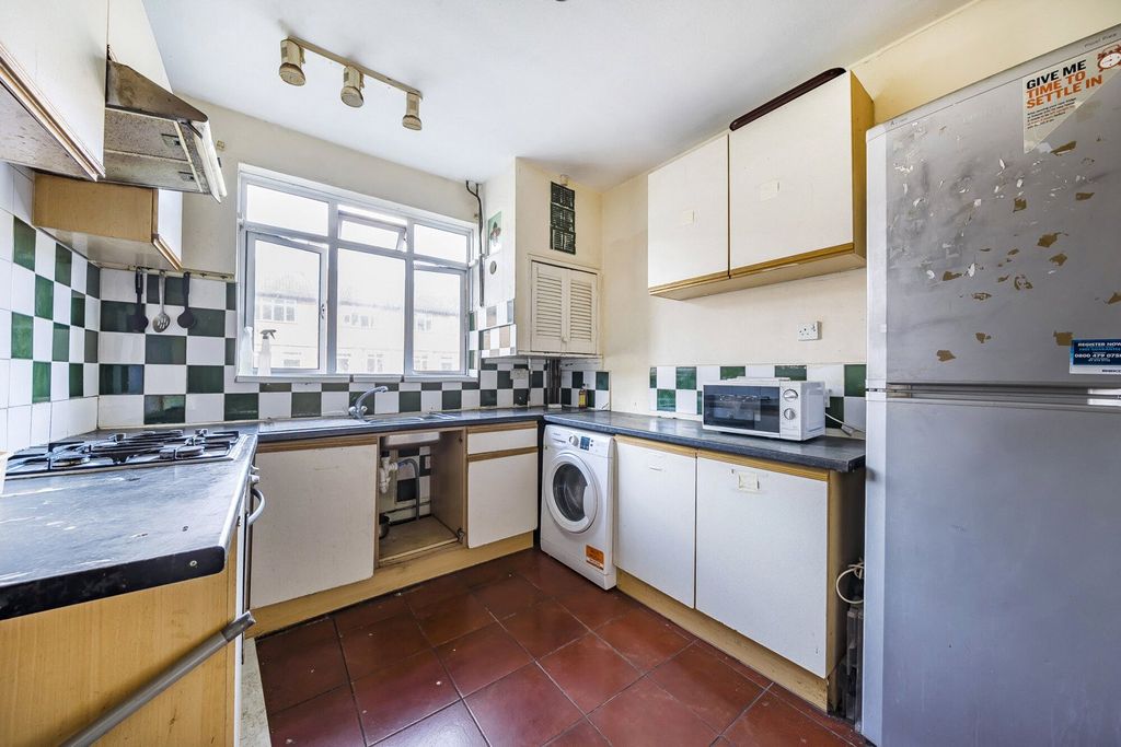 Property photo 2 of 14 2
