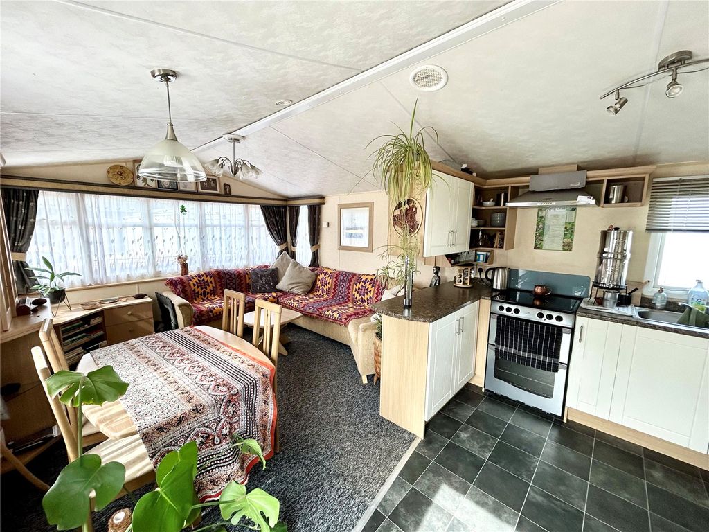 Property photo 2 of 15 Picture No. 20