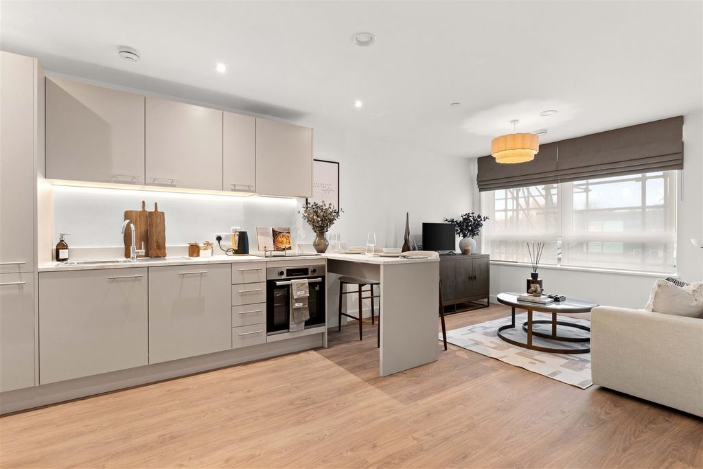 Property photo 1 of 13 1