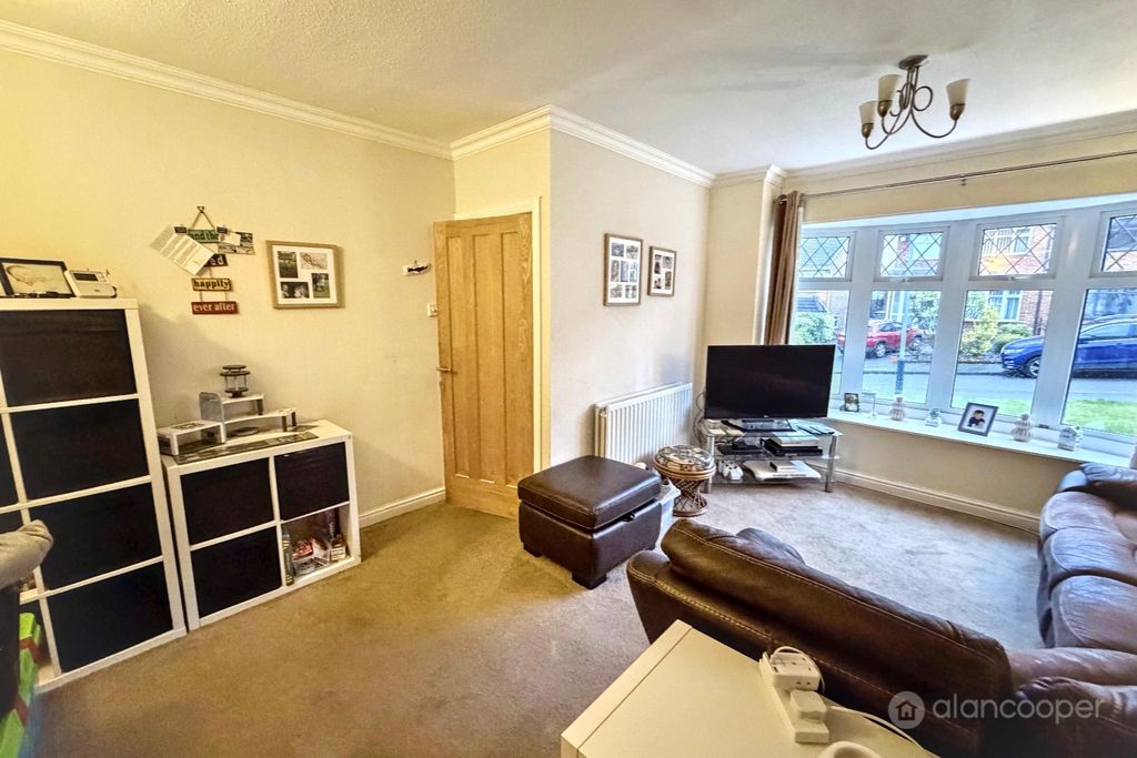 Property photo 3 of 11 4900867